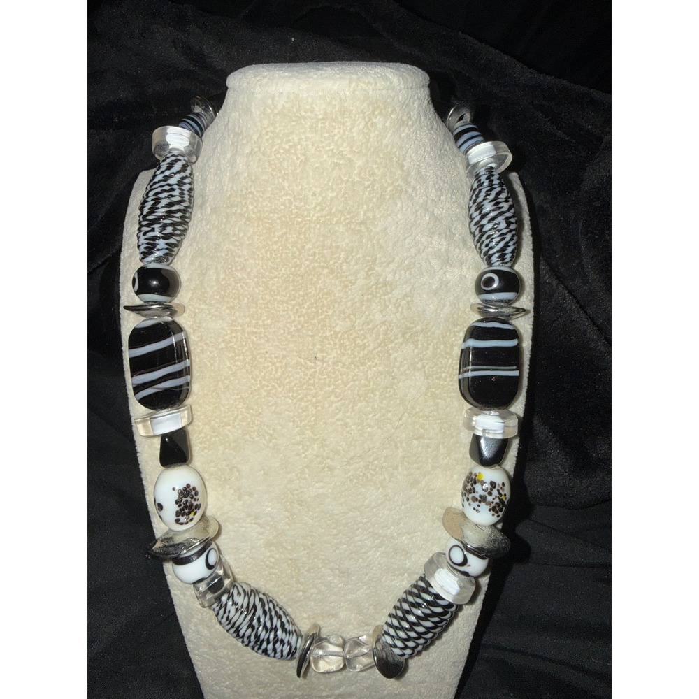 Art deco lampwork glass beaded necklace